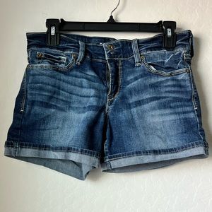 Women’s Denizen Levi’s Jean Shorts 4” inseam